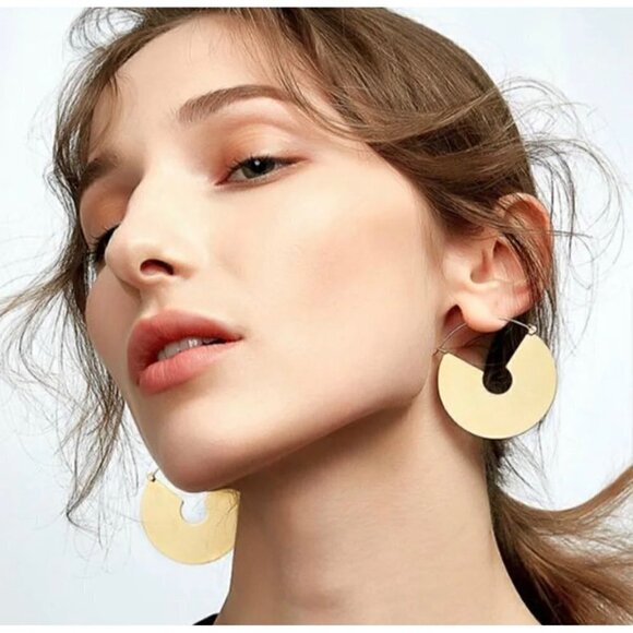 NWT Chunky 14K Gold Plated Circular Disc Hoop Earrings For Women - Picture 4 of 9